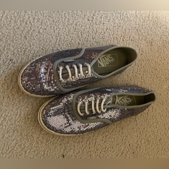 Vans - Picture 5 of 6